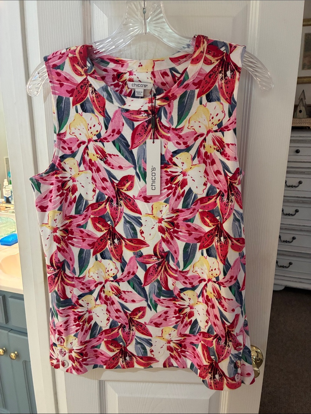 NWT Chico's Pink, White Tropical  Floral Sleeveless Tank Top SZ 1/ M
